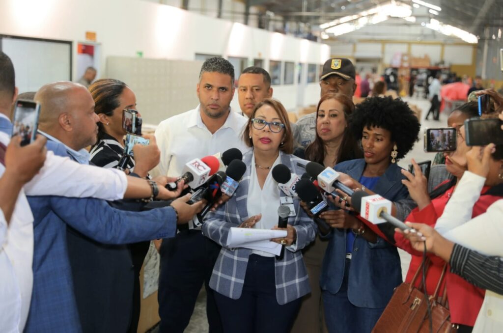 La JCE inicia proceso de trituración de material sobrante de las elecciones de mayo 2024