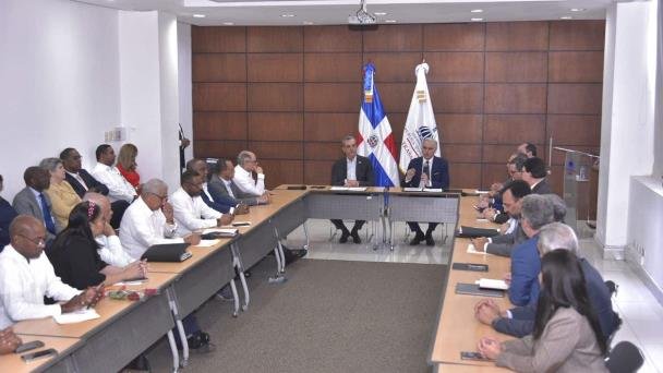 Aprueban aumento de 20 % en dos partidas al salario mínimo no sectorizado