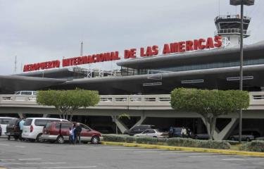 Aerodom refuerza control en el AILA para eliminar operadores informales de renta de vehículos