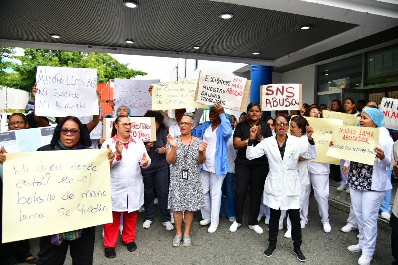 Médicos, enfermeras y bioanalistas protestan porque recibieron pago de hasta 20 pesos