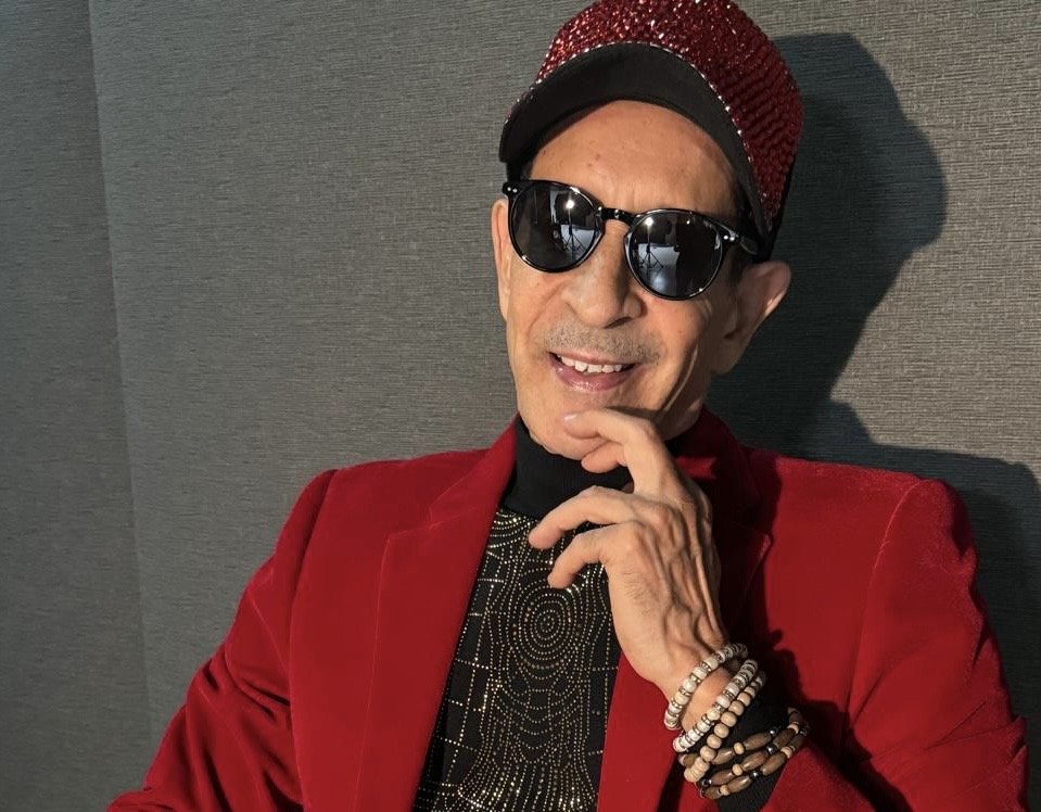 Jossie Esteban presenta su nuevo éxito “Locura Automática”