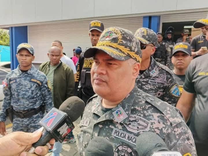 Policía Nacional rastrea comunidades de La Romana tras asalto a la Asociación Romana de Ahorros y Préstamos