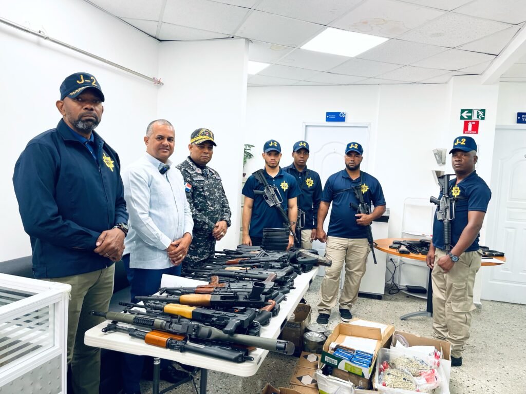 MP SDO entrega al Ministerio de Defensa 30 armas de guerra y 39,668 municiones