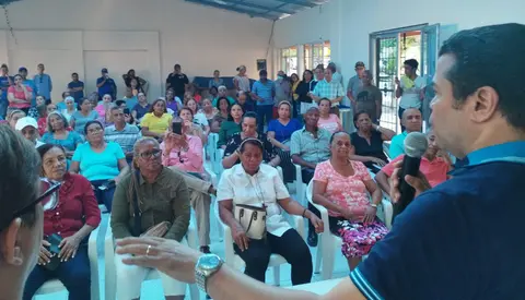 Tobías Crespo inicia entrega documento para agilizar obtención títulos propiedad