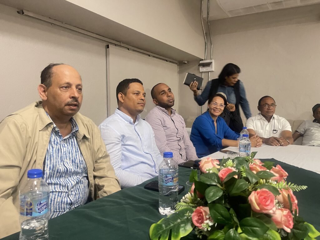 Víctor Jiménez realiza asamblea de dirigentes en Santo Domingo Oeste