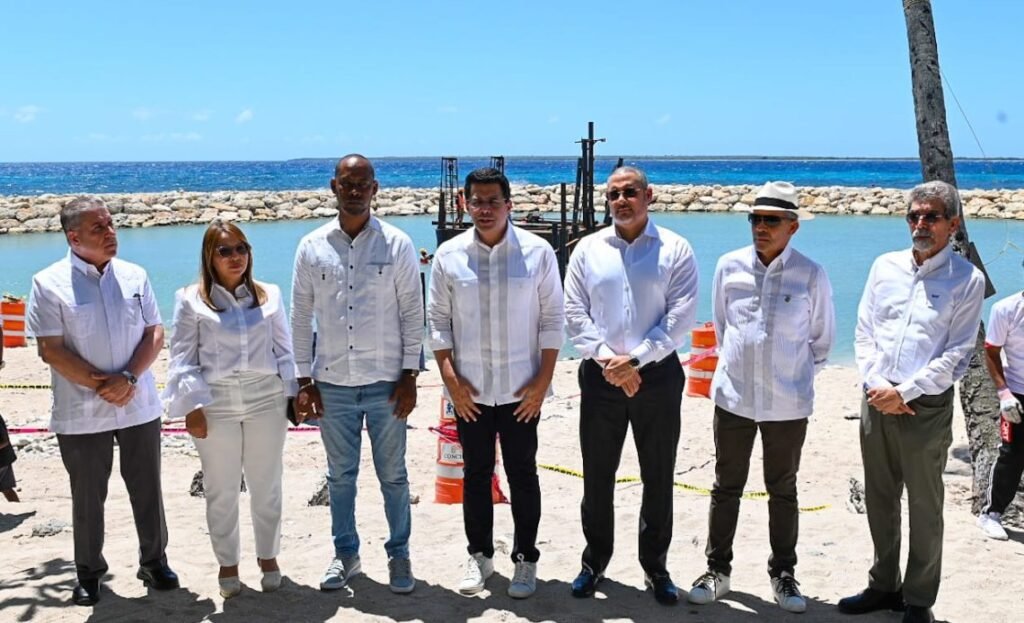 Turismo inicia construcción muelle turístico Caleta, en la Romana con inversión de RD$30,773,790