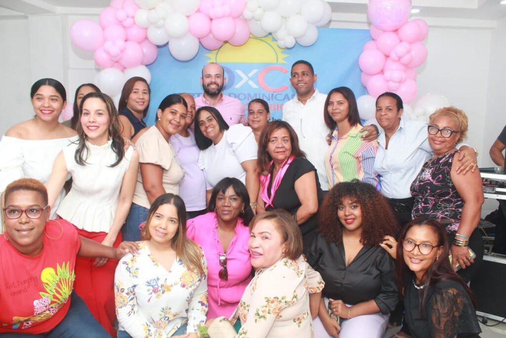 Dominicanos por el Cambio celebra a la mujer en su día con un gran homenaje