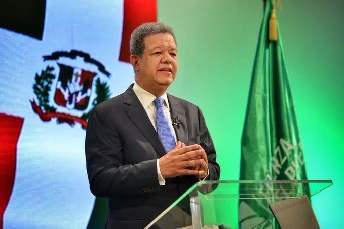 Leonel Fernández propone diálogo nacional ante medidas arancelarias y crisis migratoria