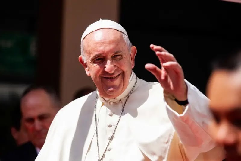 Muere Francisco, el primer papa latinoamericano que mostró un estilo encantador y humilde