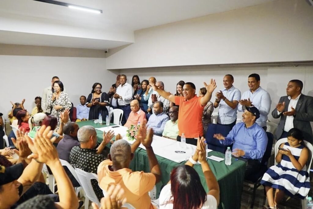 Rubén Disla lanza candidatura a la Dirección Central de la Fuerza del Pueblo