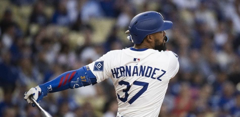 Teoscar continúa con su gran ofensiva, batea de 5-3 en la victoria de los Dodgers sobre los Marlins