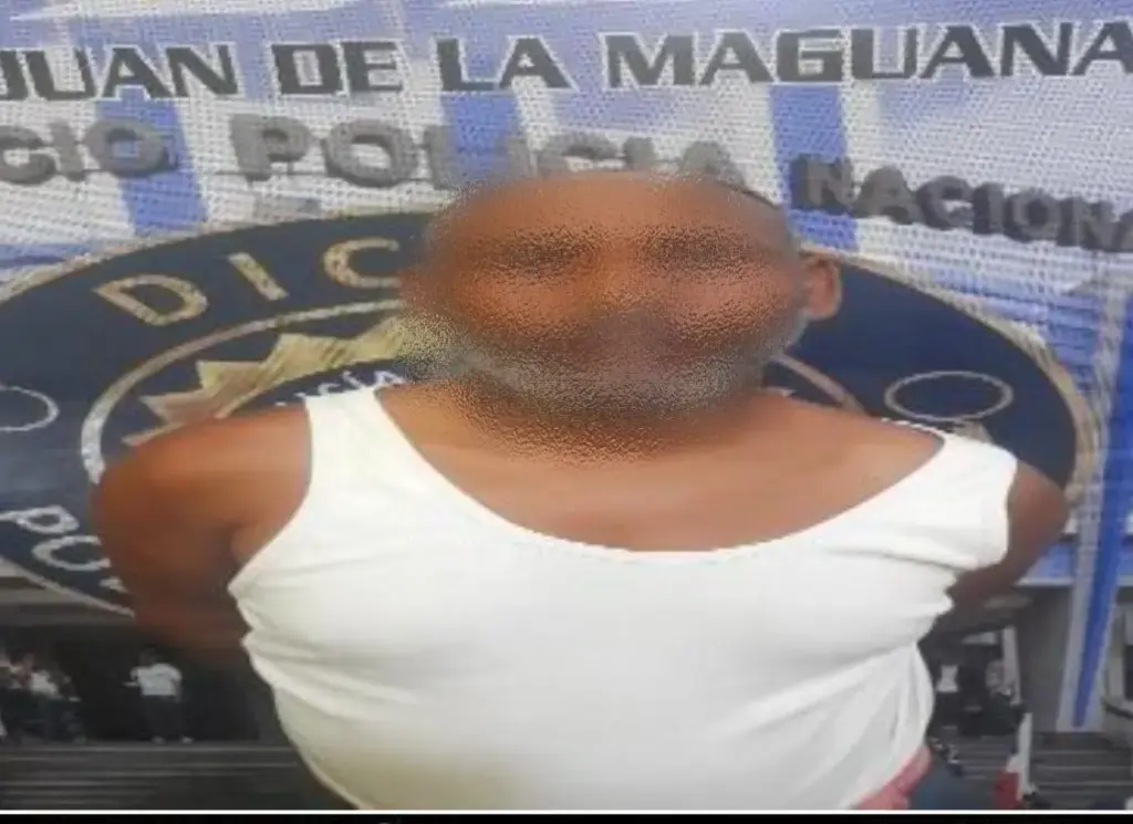 Policía Nacional rescata sana y salva a niña con condición especial que había sido raptada y encerrada en una habitación en San Juan*