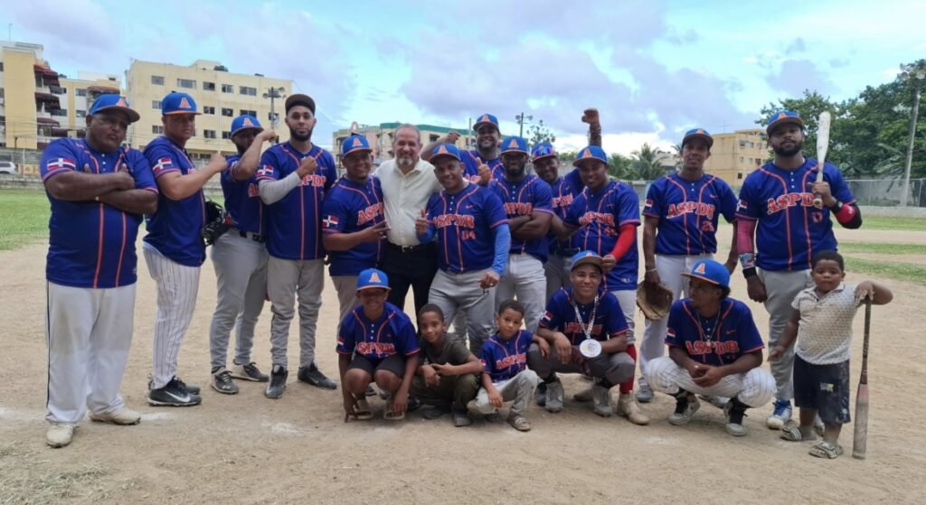 «Destino Maravilloso Films» y el equipo de softbol ASOPRODEBA organizan torneo deportivo en honor a las madres