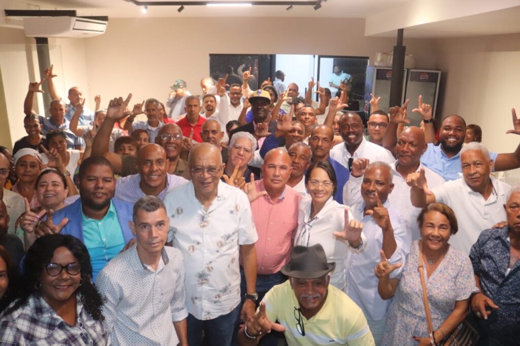 Domingo Salcedo, Miguel Espinal y Adriana Mateo encabezan preferencia de voto para liderar Fuerza del Pueblo en SDO