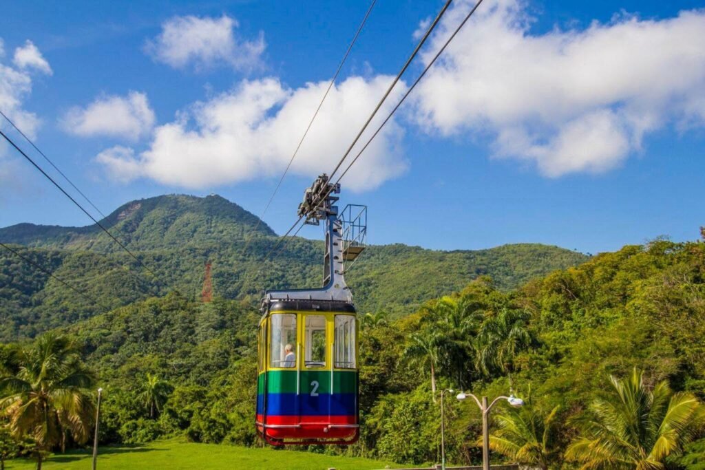 Denuncian travas frenan avance en construcción del Teleférico