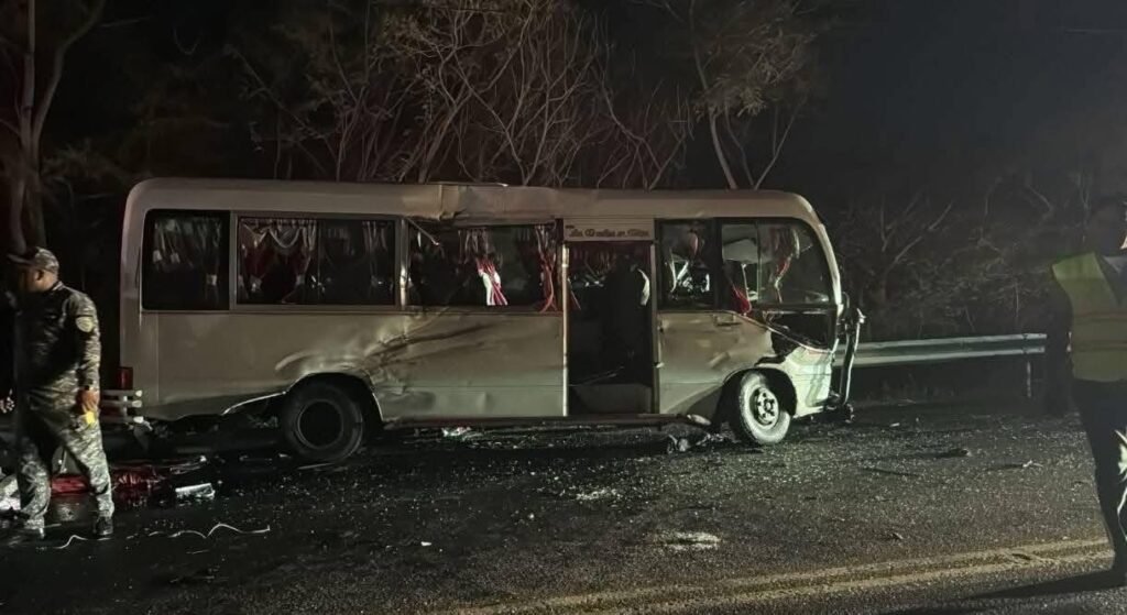 Al menos cuatro muertos y varios heridos en accidente de tránsito en la carretera Baní–Ocoa