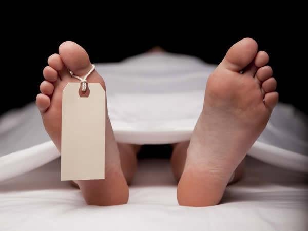 Encuentran hombre con aparentes signos de envenenamiento dentro de un vehículo en cementerio del km 2.5 Azua–San Juan