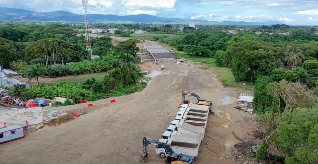 Denuncian descontrol en obra de Moca: fue licitada en RD$750 MM, va por RD$3,000 MM y sigue sin terminar