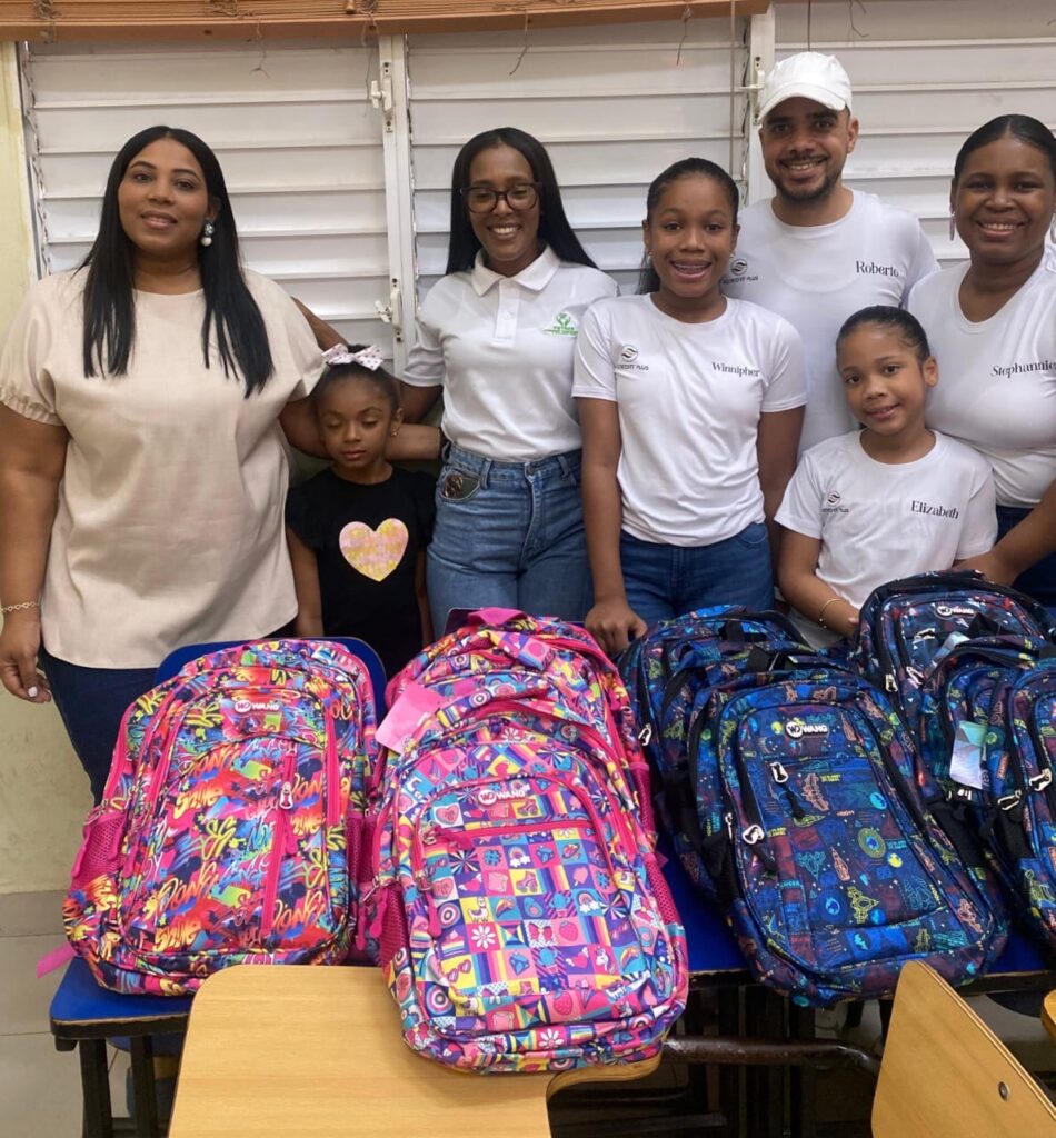 Empresa Asercort Plus impulsa la educación en la comunidad la Victoria, con donativo de útiles escolares a la Fundación FUTRES