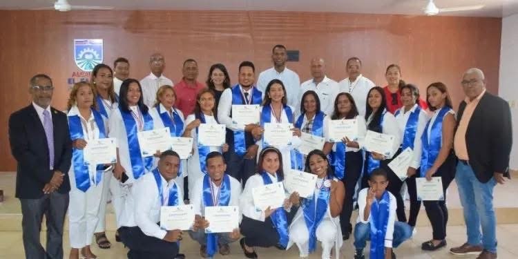 Fundación Américo Hernández y Escuela de Locución don Pedro Pérez Vargas gradúan a 21 nuevos locutores en El Factor