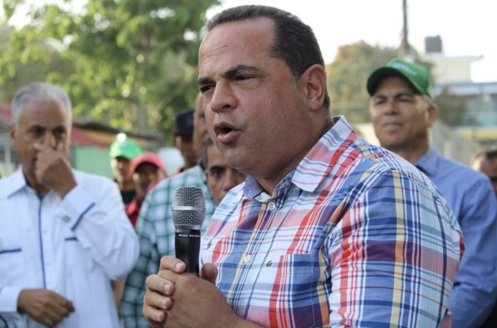 Manuel Crespo afirma Abinader encabeza el gobierno de los “Anuncios”