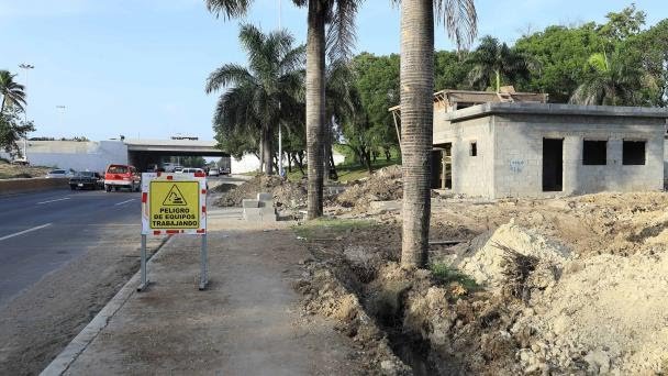 Construyen estructura para instalar una planta eléctrica en el kilómetro 9