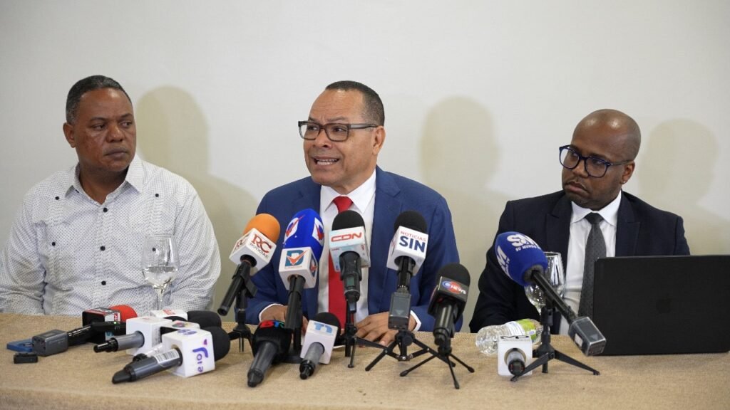 Empresa Dekolor, S.R.L. sale al frente a denuncia de supuesto soborno interpuesta por director del INTRANTRevela el organismo estatal le adeuda RD$670 millones
