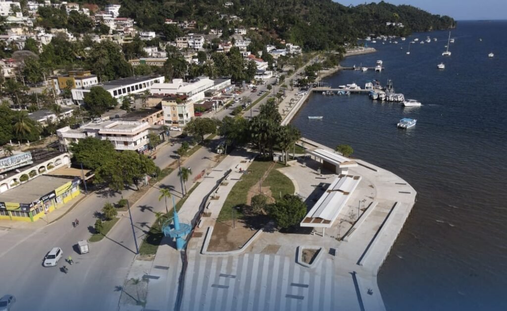 Denuncian uso irresponsable del malecón de Samaná; piden mayor seguridad