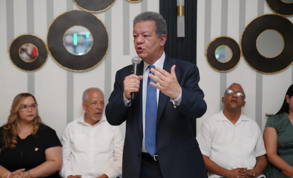 Leonel: “Hoy vi una encuesta y Fuerza del Pueblo ya está en primer lugar”
