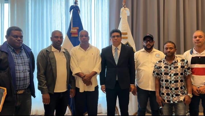 Sindicatos y Alcaldía de Santo Domingo Este se unen para fortalecer el registro de motoconchistas