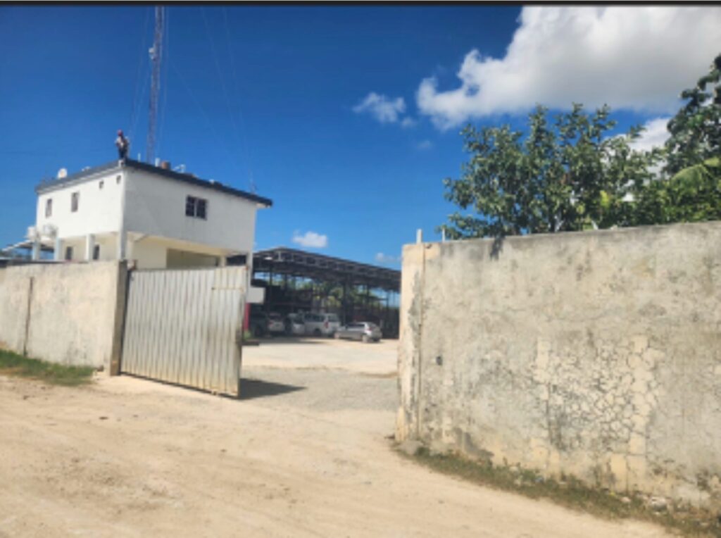 Edeeste desmantela conexiones ilegales en sector Villa España, San Pedro de Macorís