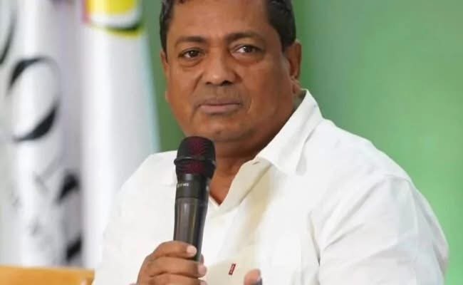 Someten al alcalde de Los Alcarrizos Junior Santos por violación a la ley 176-07