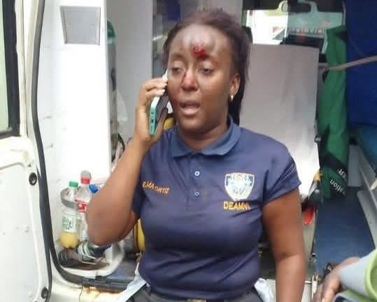Cabo de la Policía Nacional resulta herida tras lanzarse de vehículo en marcha en la Autovía Juan Pablo II