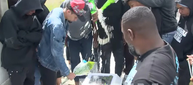 Sepultan entre rociadera de cerveza adolescente asesinado en disputa por un cigarrillo electrónico; familia pide 30 años para matador