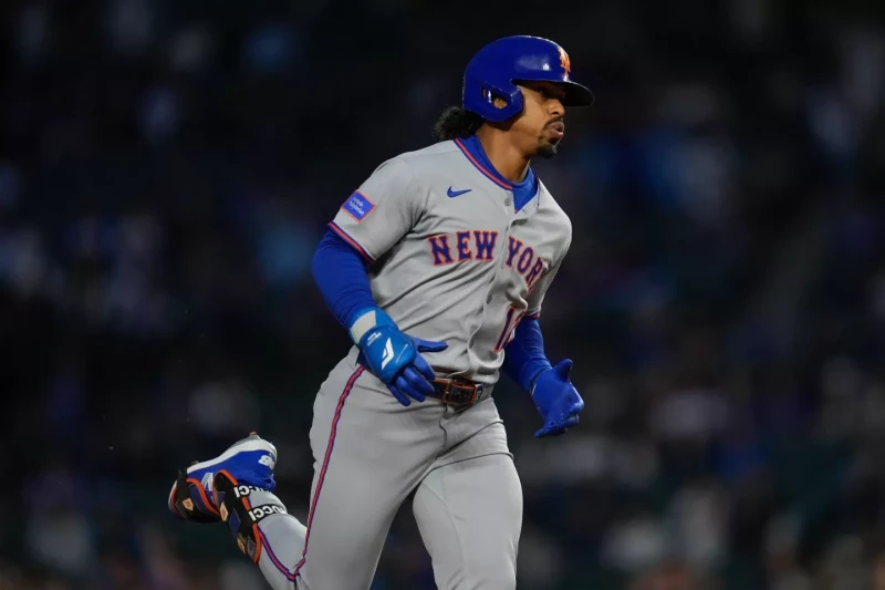 Álvarez da cuadrangular de dos en la octava, Lindor y Nimmo Hrs y los Mets vencen a los Cachorros