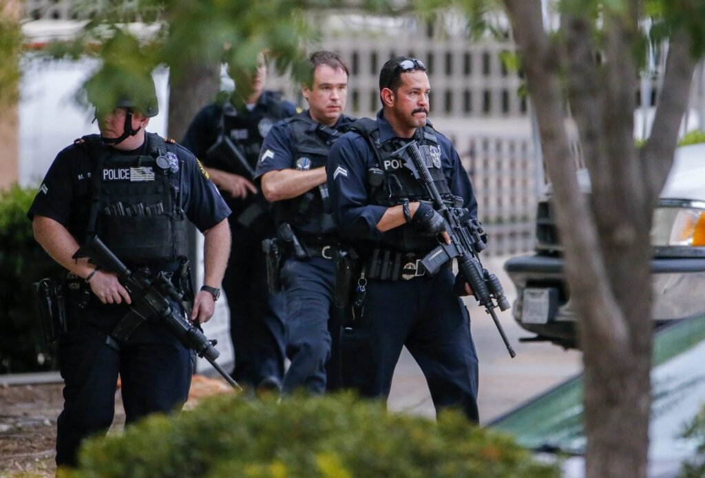 Un tiroteo en la oficina del ICE en Dallas deja al menos tres heridos y al atacante muerto