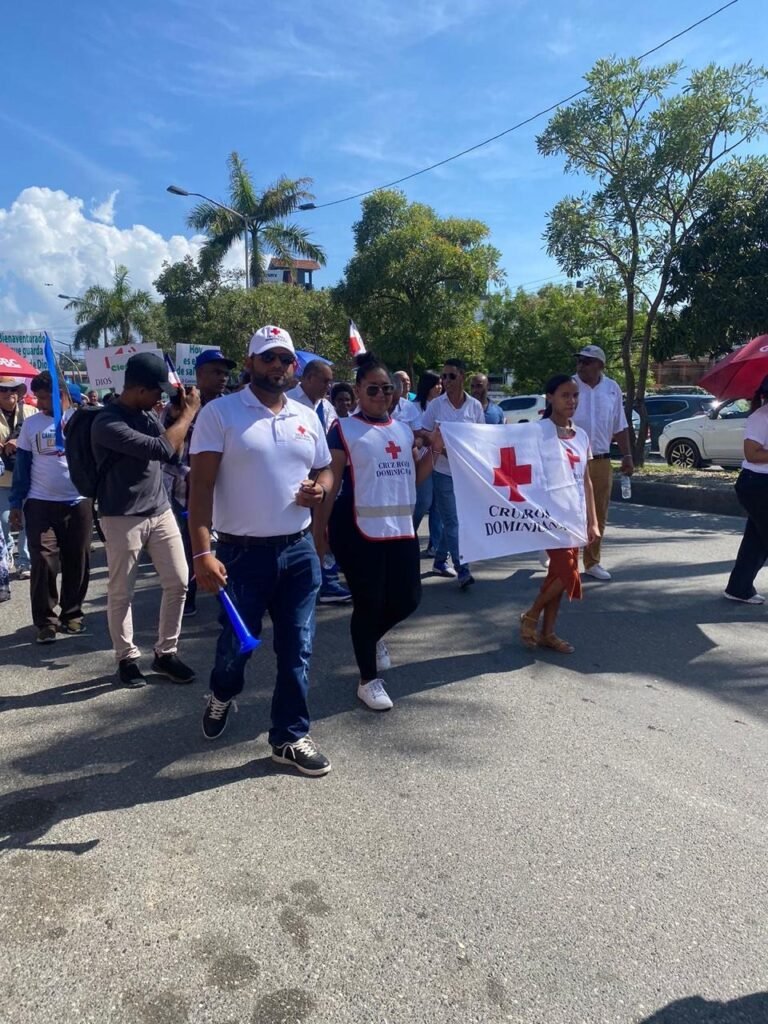 La Cruz Roja Dominicana Filial Herrera reafirma su compromiso con la comunidad en marcha por el Día Nacional de la Biblia