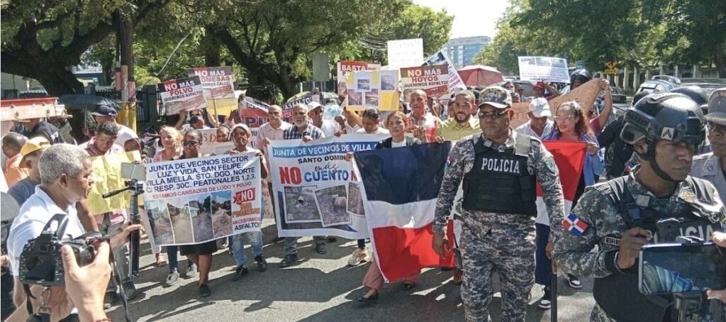 Coalición Comunitaria de San Felipe de Villa Mella exige plan urgente de asfaltado en sus barrios