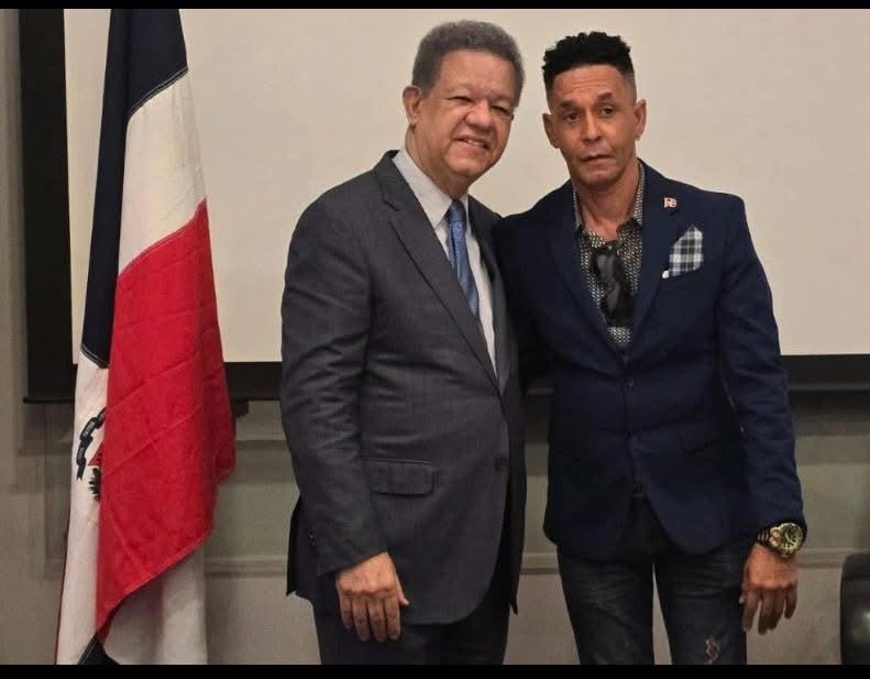 El artista villaltagraciano Ricky Lorenz FP como secretario de organización en México
