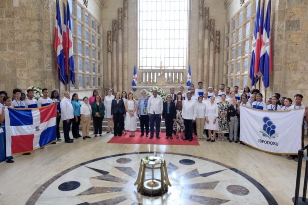 ISFODOSU presenta Cátedra Salomé Ureña al conmemorar el 175 aniversario del natalicio de la insigne educadora y poeta