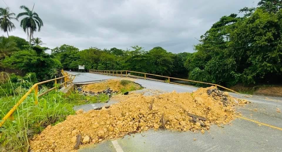 Preocupación en Nagua: permanence colapsado parcialmente el puente El Drago y comunidades quedan en riesgo