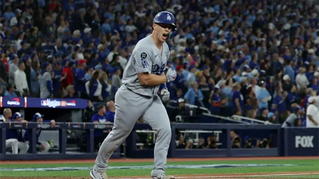 Yamamoto lanza el juego completo y los Dodgers igualan la Serie Mundial ante los Azulejos