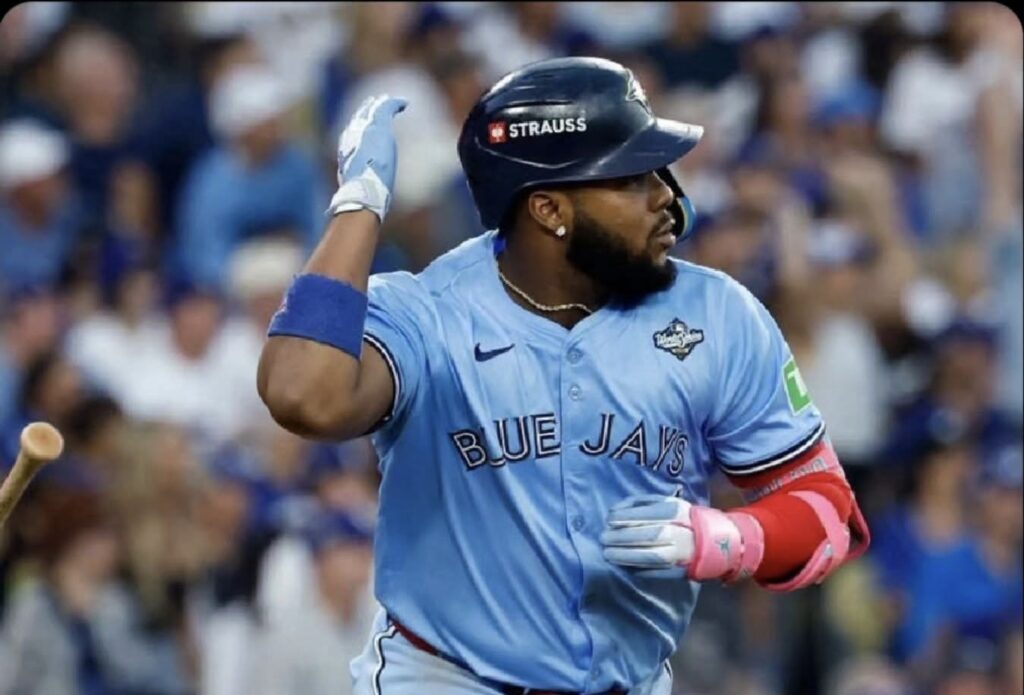 Guerrero Jr. descifra a Ohtani con HR y Toronto empata la Serie Mundial