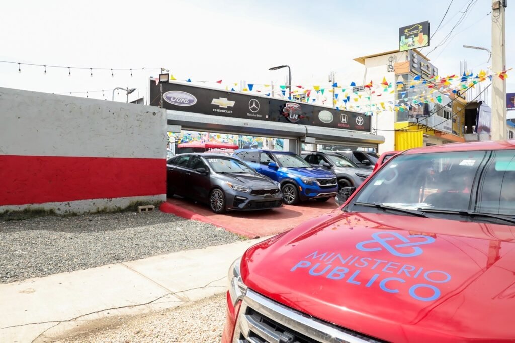 Pgase y Edeeste desmantelan múltiples conexiones ilegales en comercios de la avenida Ecológica, SDE