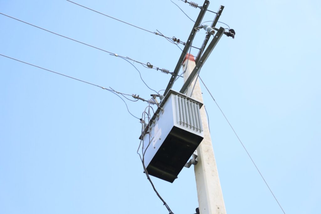 Edeeste y Pgase ejecutan operativo contra fraude eléctrico en La Altagracia y detectan pérdidas millonarias