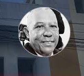 Pintor muere al caer del tercer piso de un edificio en Santiago