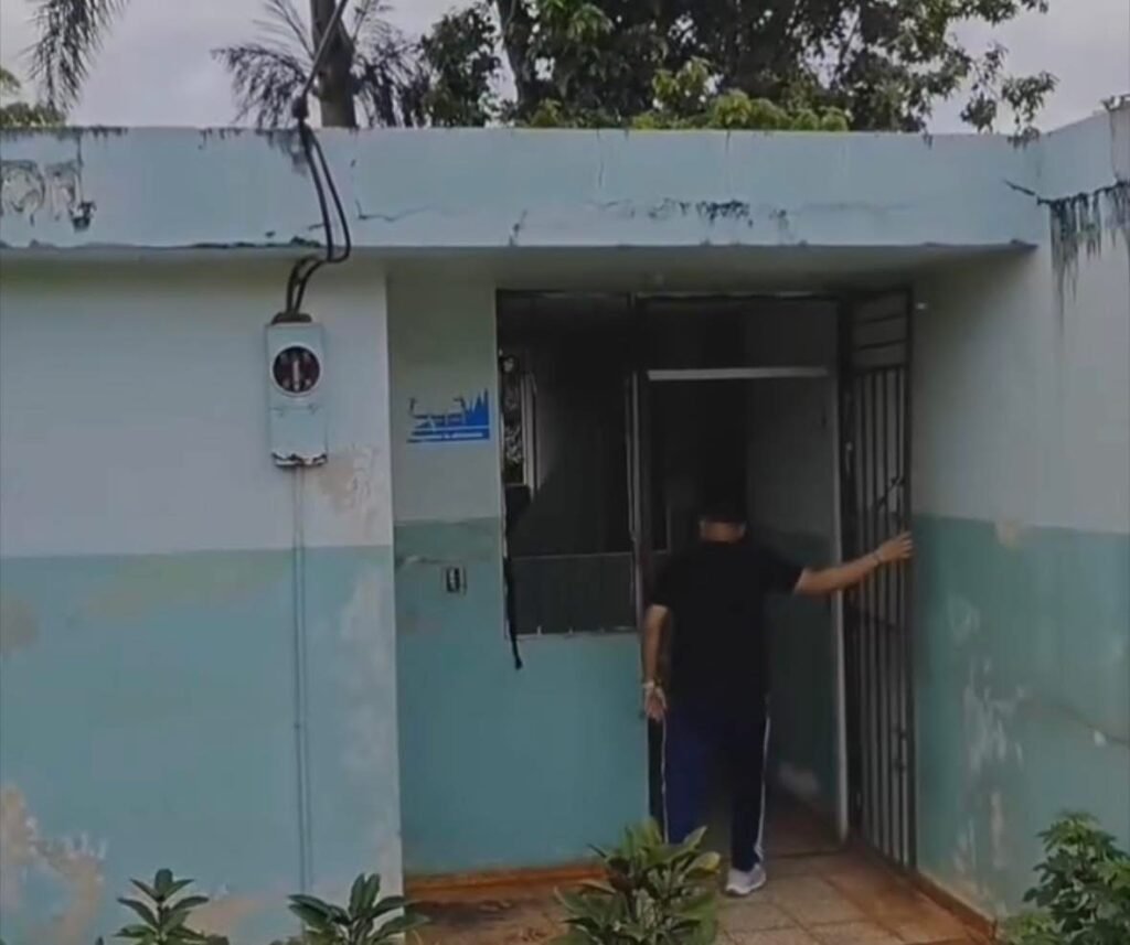 Comunidad de Las Galeras Denuncia Abandono de Clínica Rural en El Rincón