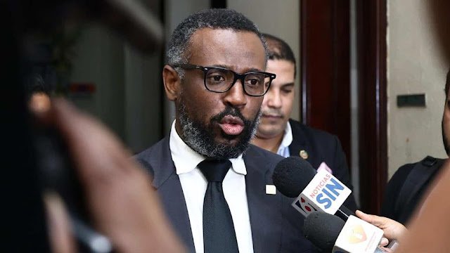 Wilson Camacho promete que “Pronto habrá noticias” sobre las denunciadas irregularidades en la ARS estatal