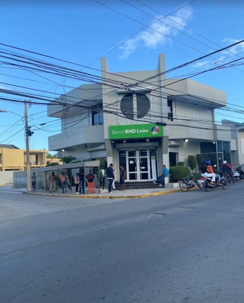 Sustraen tres millones de pesos de cajero automático en Pedro Brand; tres personas detenidas