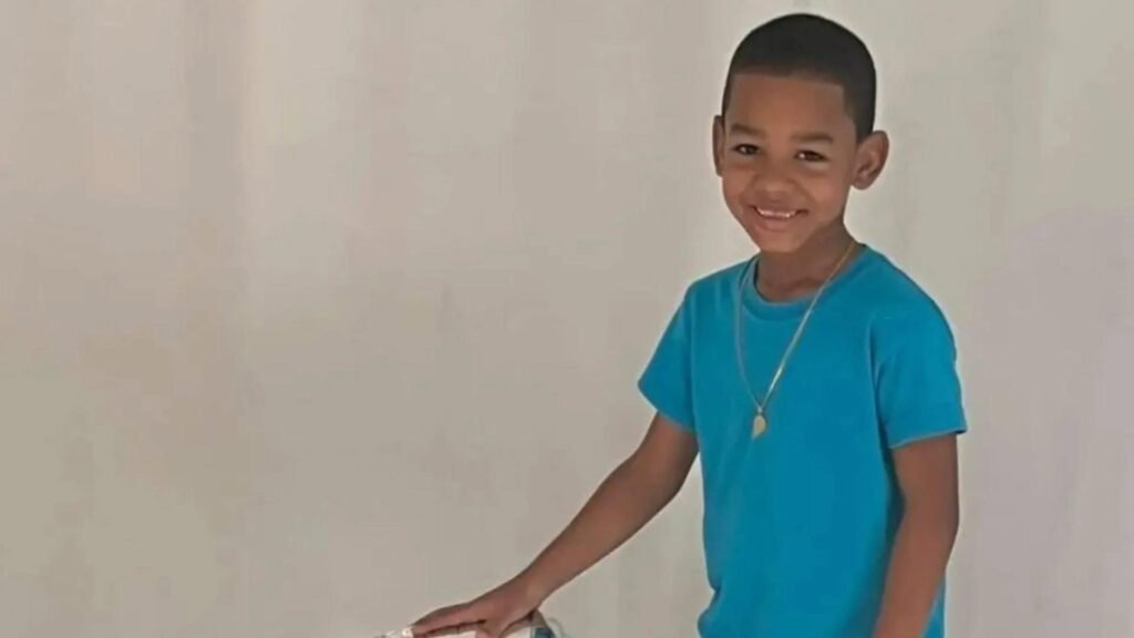 Niño pierde la vida tras ser atropellado por motorista que calibraba en Montecristi